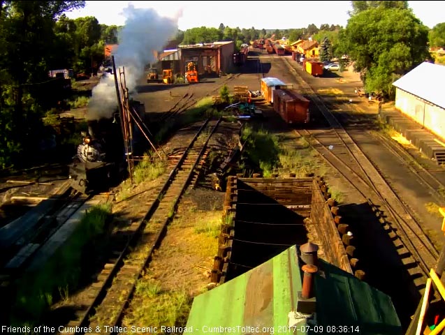 7-9-17 489 arrives at pit.jpg