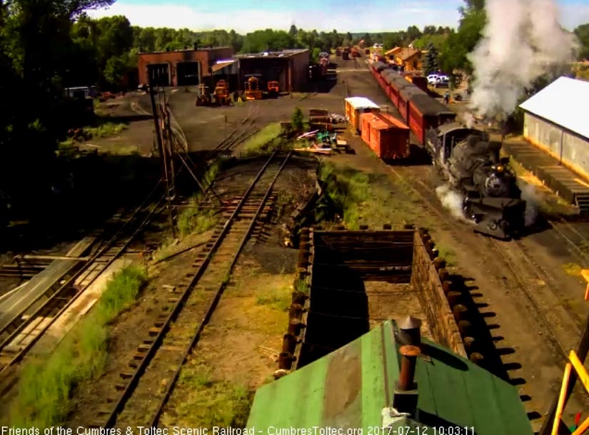 7-12-17 489 comes by the wood shop as it accelerates away from the depot.jpg