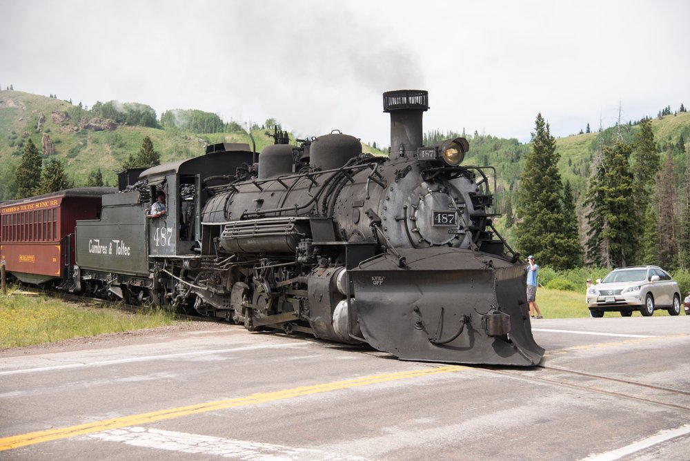 5 Train 215 comes over 3d crossing of Rt 17.jpg