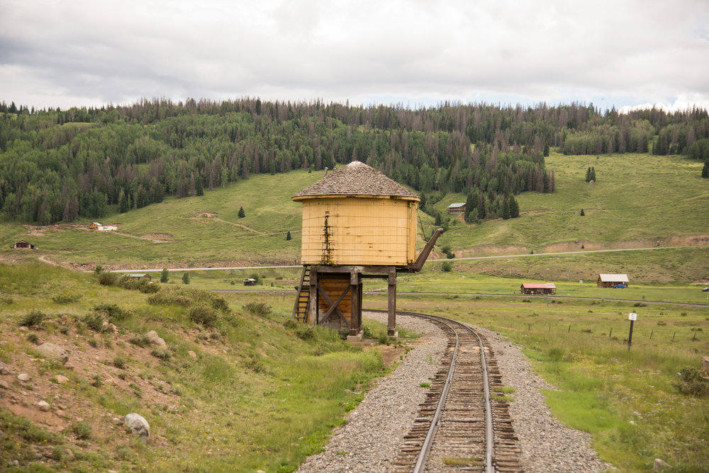 40 Looking past Los Pinos tank toward the off grid homes in the valley.jpg