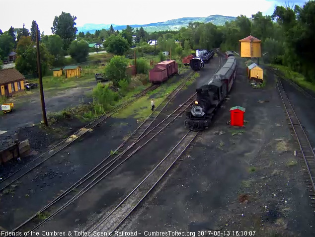 8-13-17 The 463 brings a 7 car train 215 into Chama.jpg