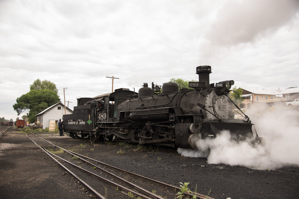 10 Coal bunker loaded, the 489 backs away from the coal dock in a classic rods down shot.jpg