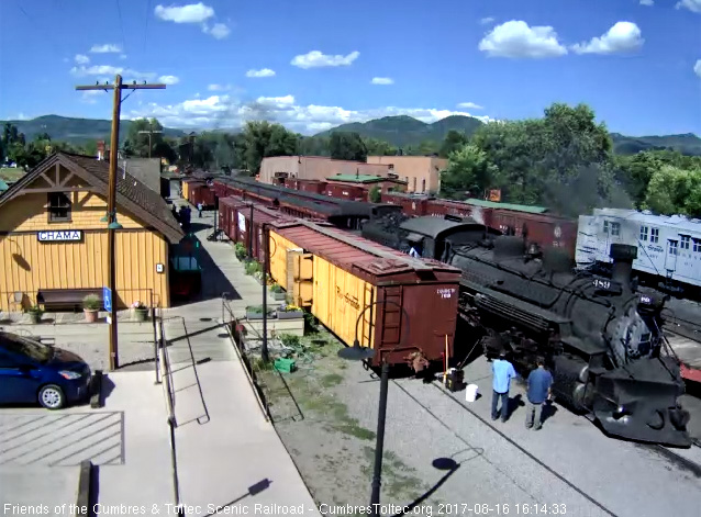 8-16-17 The 489 is by the depot as the cleaning crew waits to board.jpg