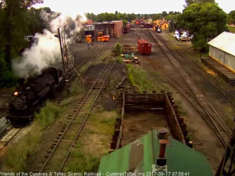 8-17-17 488 comes over the pit for its pre run fire cleaning.jpg