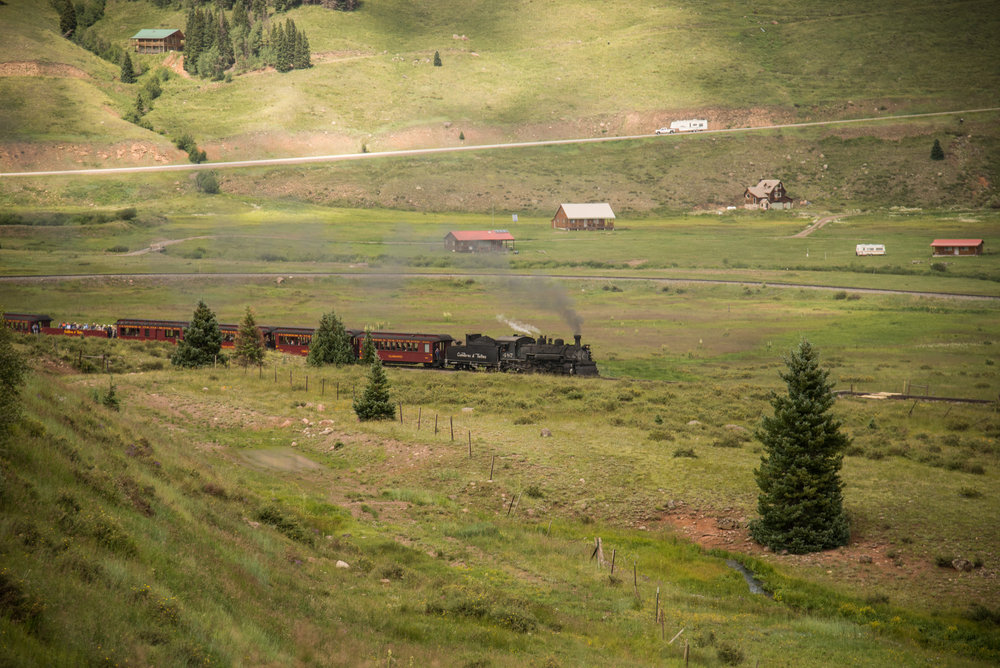 3 Around the curve and headed up the final grade to Cumbres.jpg