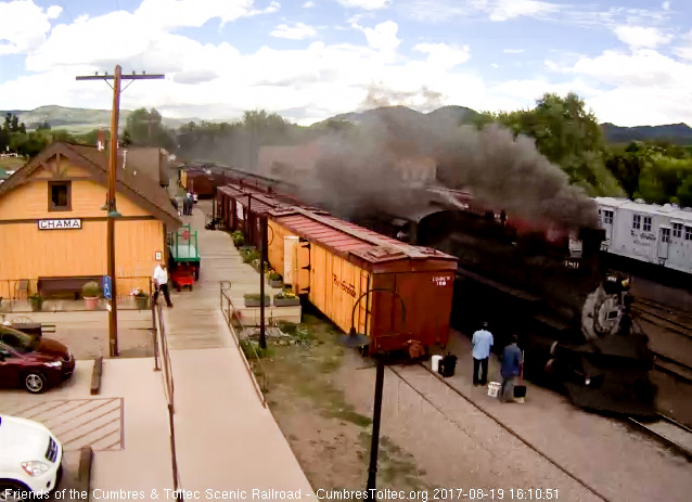 8-19-17 489 comes by the depot as the cleaners wait to get on.jpg