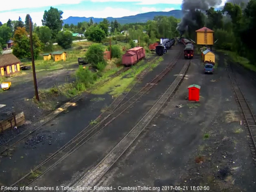 8-21-17 The 489 is passing the lead switchs to north yard and the engine house.jpg