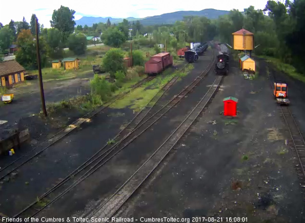 8-21-17 488 brings the 7 car train 215 into Chama.jpg