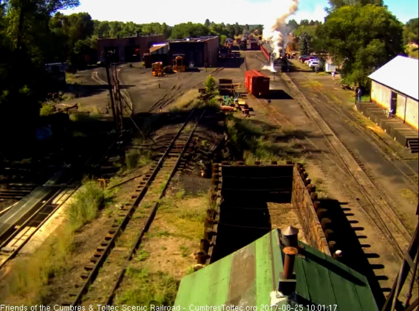 8-25-17 The 487 gets train 216 underway, note that 488 is simmering away in south yard.jpg