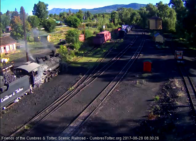 8-28-17 The loader puts more coal into the bunker of 489.jpg