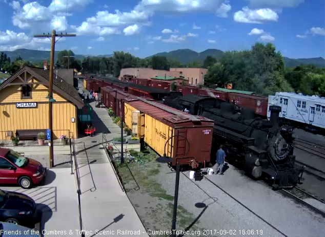 9-2-17 The 488 is almost stopped as it passes the depot.jpg