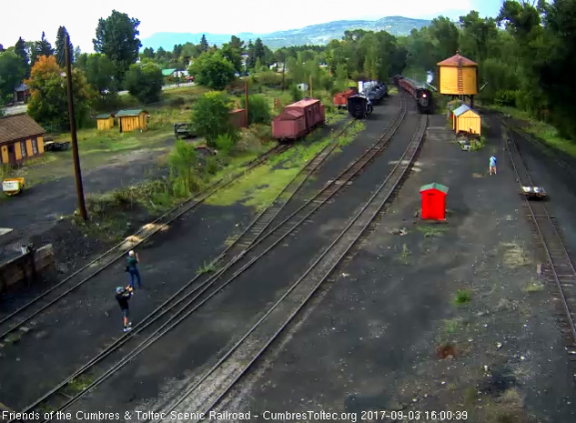 9-3-17 The 488 brings an 8 car train 215 into Chama.jpg