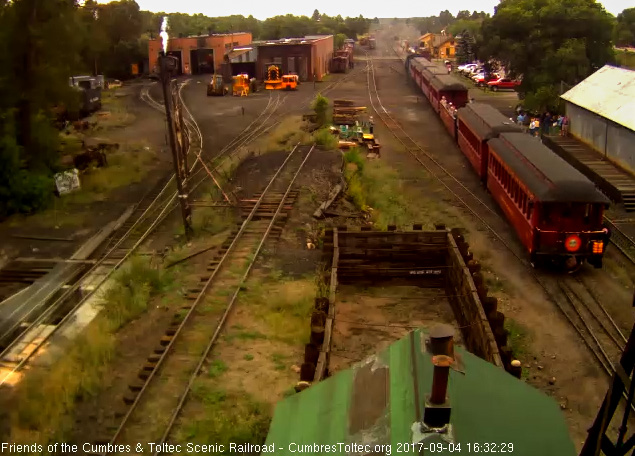 9-4-17 The platform of the New Mexico has no one on it except the trainman.jpg