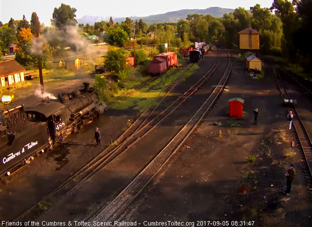 9-5-17 The loader dumps another bucket load of coal into the 488's bunker.jpg