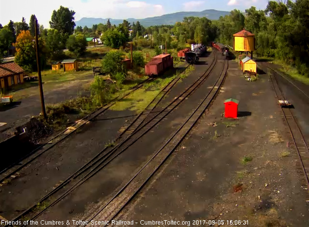 9-5-17 The 487 leads a 7 car train 215 into Chama.jpg