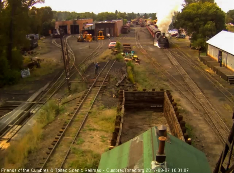 9-7-17 487 gets its 7 car train 216 underway.jpg