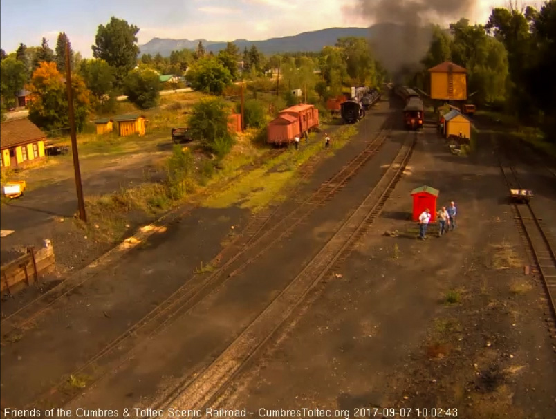 9-7-17 The New Mexico passes the tank as the 487 clears the yard.jpg