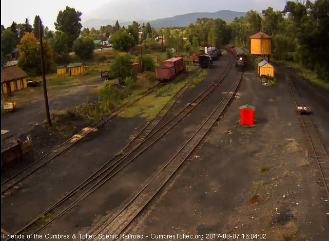 9-7-17 The 489 brings its 7 car train 215 into Chama.jpg