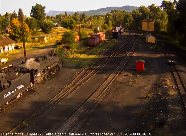 9-8-17 The loader dumps a load of coal into the bunker of 489.jpg