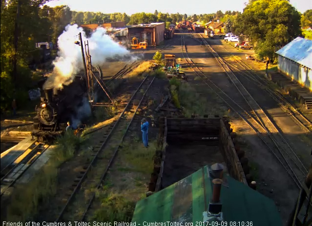 9-9-17 488 comes over the pit for a cleaning_.jpg