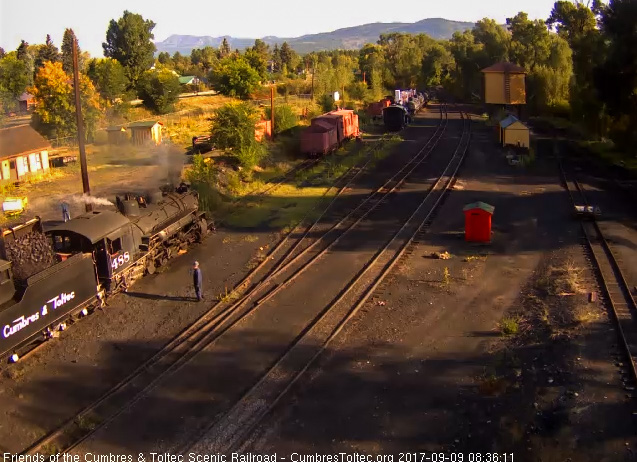 9-9-17 The loader dumps coal into the bunker of 488.jpg