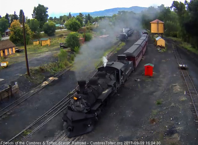 9-9-17 The 489 comes up to the tipple with its train.jpg