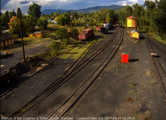 9-11-17  The student train enters Chama yard on its afternoon run to Cumbres.jpg