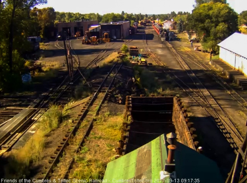 9-13-17 The 487 has pulled the 8 car train 216 into loading position.jpg