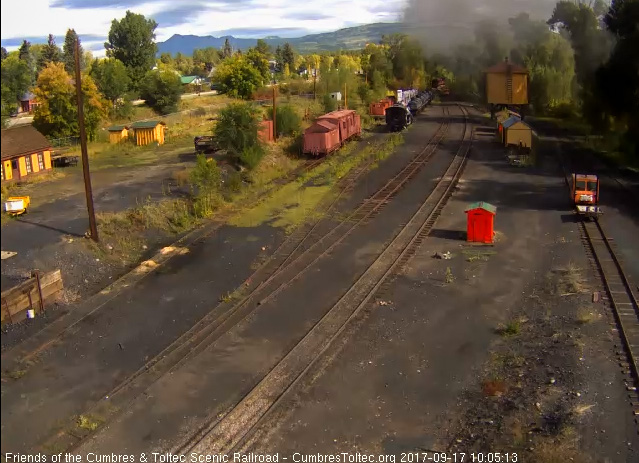 9-17-17 The final cars round the curve north of the yard as the train heads to Cumbres and beyond.jpg