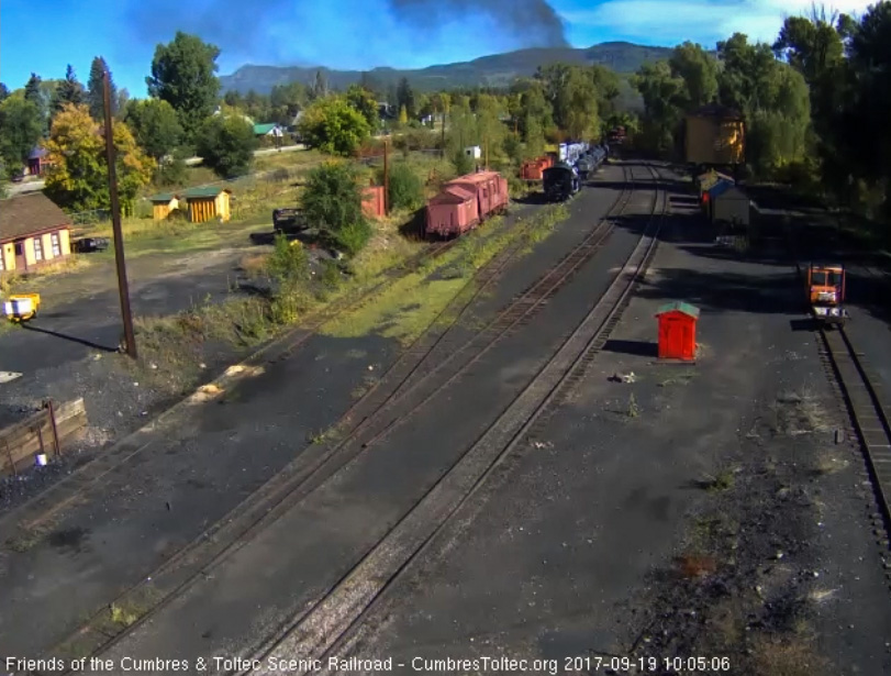 9-19-17 The train rounds the curve north of Chama yard.jpg