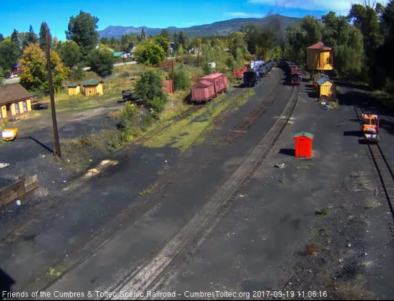 9-19-17 The Advanced Student train is starting to clear north yard.jpg