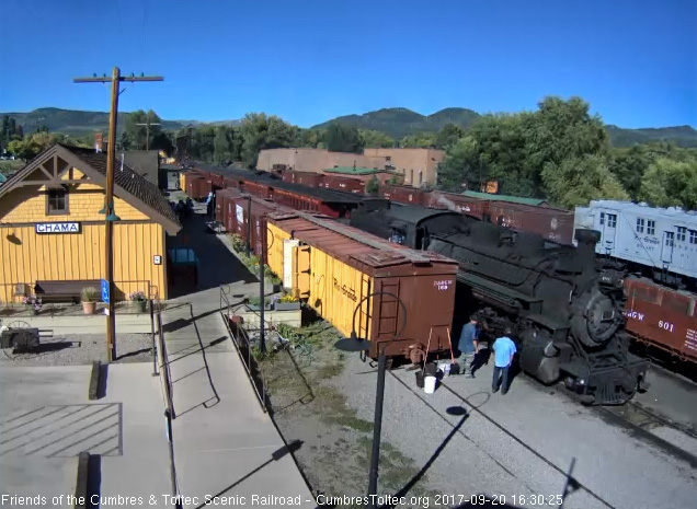 9-20-17 The 488 passes the waiting cleaning crew.jpg