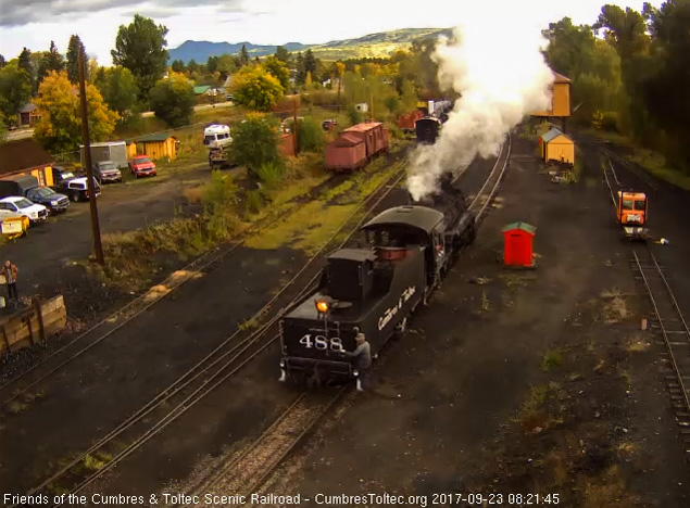 9-23-17 The 488 backs toward the coal dock now that the speeders have left.jpg