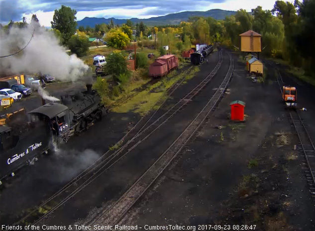 9-23-17 The loader is adding coal to the 488's bunker as Tracy gets a jump on his prep for the run.jpg