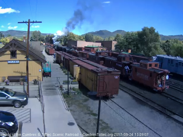 9-24-17 Maybe we should call this another RGS freight since the RGS caboose is on the markers.jpg
