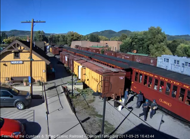 9-25-17 The train has stopped and we see the passengers in the Lava_.jpg