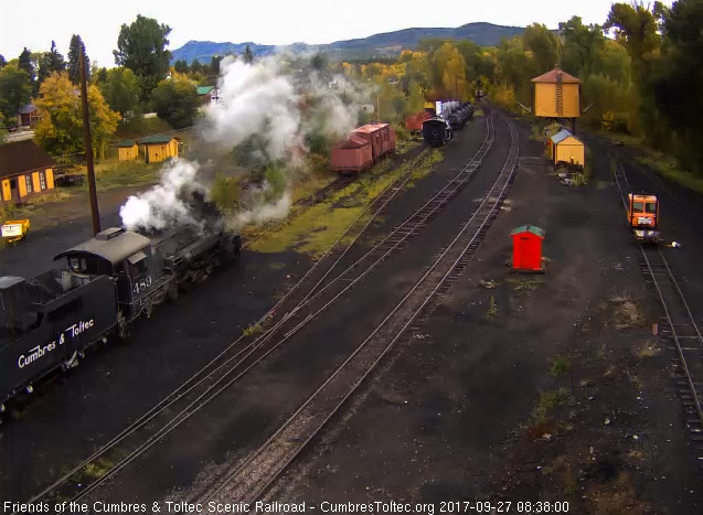 9-27-17 The 489 is at the coal dock as Goose 5 rounds the curve north of the yard.jpg