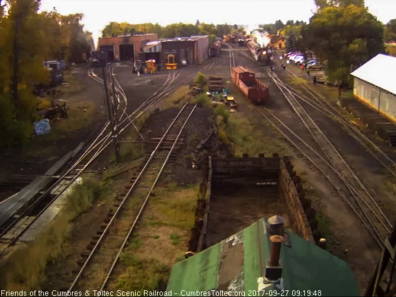 9-27-17 The 489 has pulled the 8 car train 216 into loading position.jpg