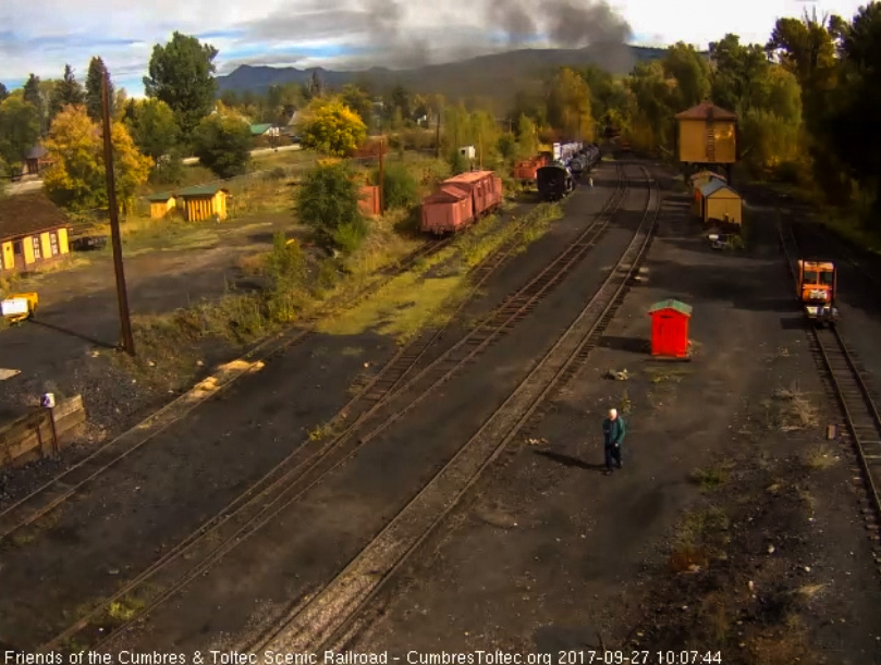 9-27-17 A last cars of the train round the curve.jpg