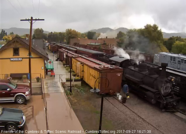 9-27-17 The 463 is by the depot as it slows.jpg