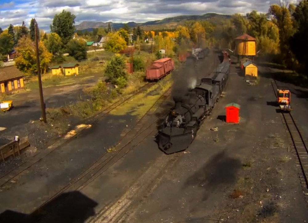 10-2-17 The school train arrives back in Chama for lunch.jpg