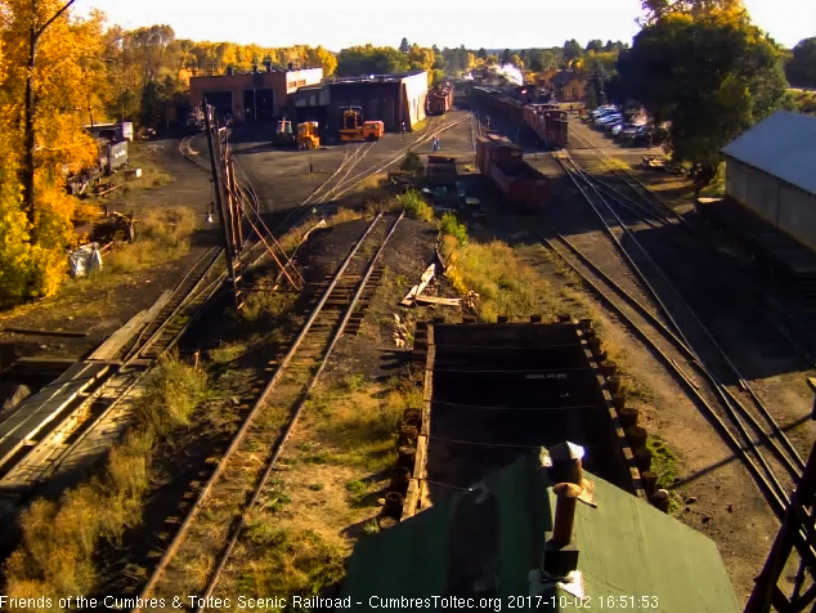 10-2-17 The train heads into the bypass to get to the wye.jpg