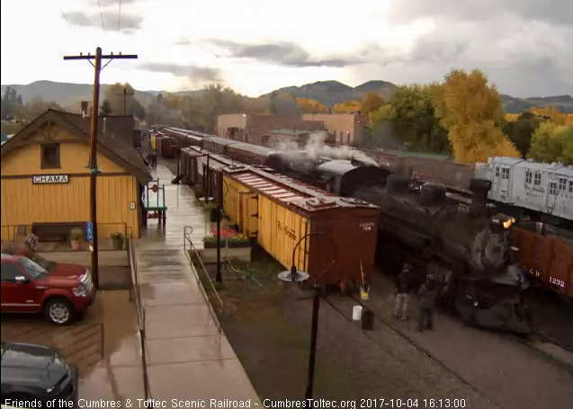 10-4-17  The 489 comes past the depot.jpg