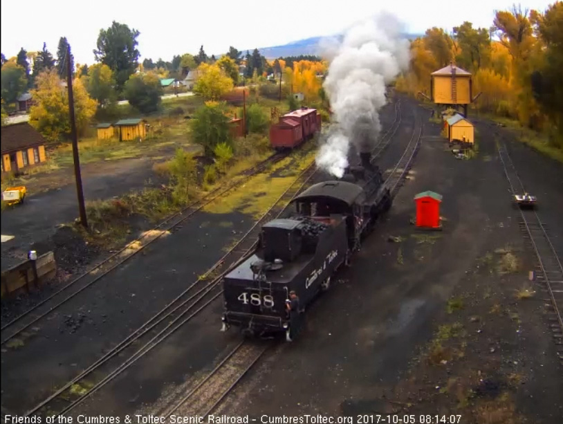 10-5-17  488 is backing down toward the lead to the coal dock and that sure looks like Tracy on the tender.jpg