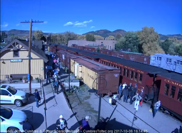 10-6-17  The happy passengers come off the train after having a wonderful ride.jpg