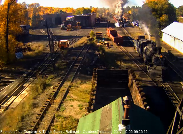 10-8-17  489 gives a nice display of smoke and steam as it pulls the 9 car train into loading position.jpg