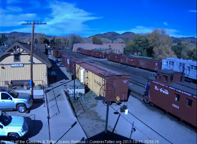 10-11-17  The conductor looking around as he passes the depot.jpg