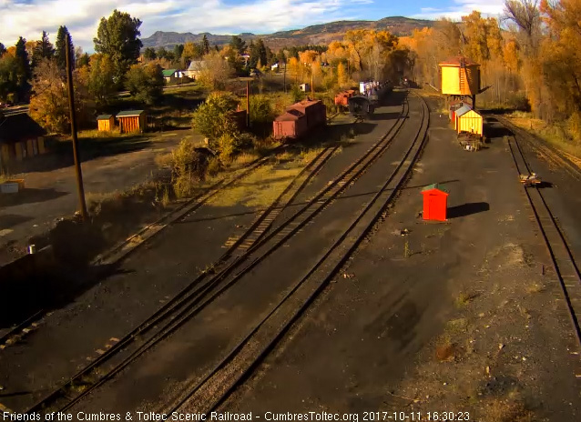 10-11-17  The 463 comes into Chama yard with its 8 car train 215.jpg