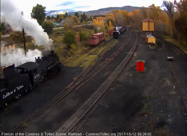 10-12-17  The loader is now adding coal to the bunker of 488.jpg