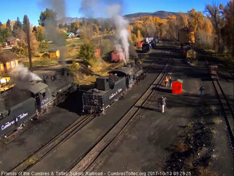 10-13-17  The 489 is now getting coal as 487 waits.jpg